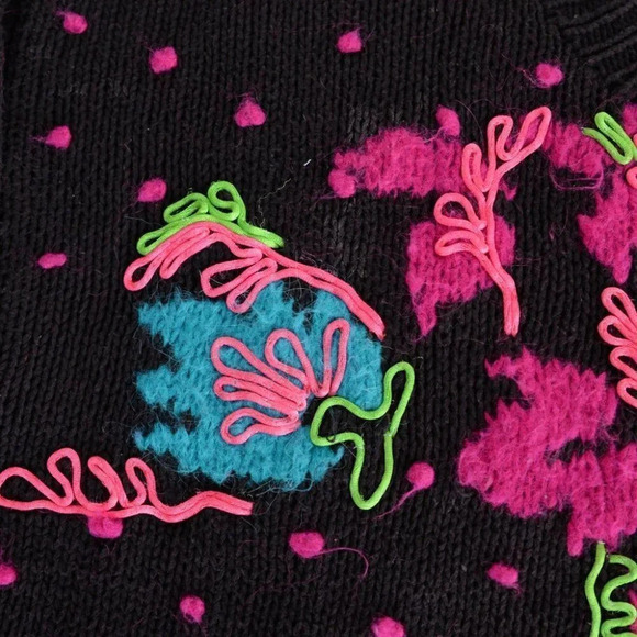 Vintage Black Knit with Neon Floral Yarn Design Crewneck Crop Sweater M - Picture 13 of 13